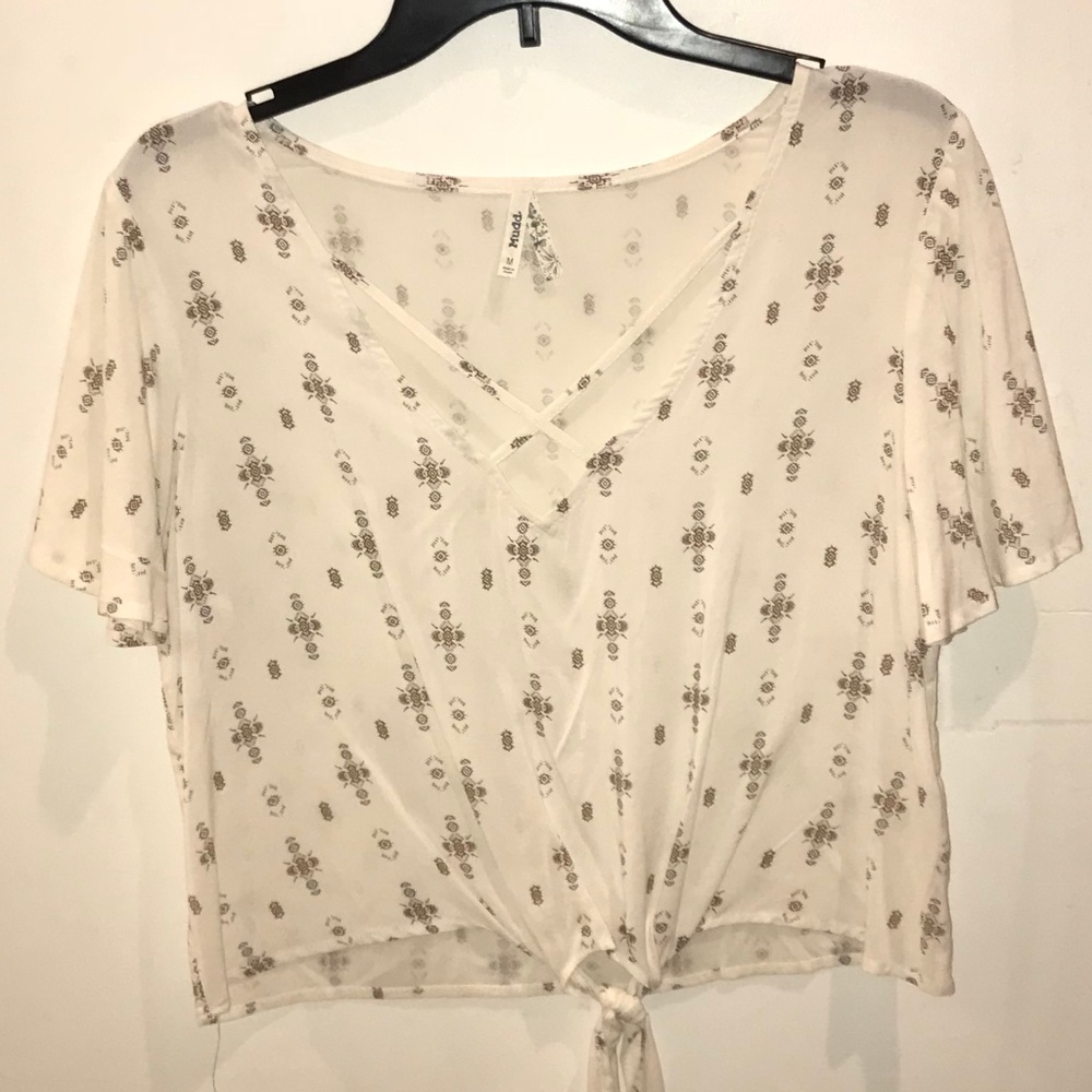 Loose shirt
